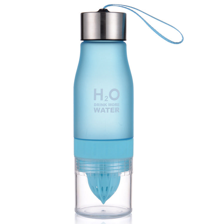 クリスマスギフト 650ml インフューザー ウォーターボトル プラスチック フルーツインフュージョン 子供用 ドリンク アウトドア スポーツボトル ジュース レモン ポータブルケトル