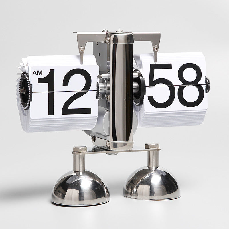 小型バランス自動シングルフットダブルフットページめくりテーブルクロックデスクベッドサイドテーブルクロッククラシッククリエイティブクロックメタル振り子時計