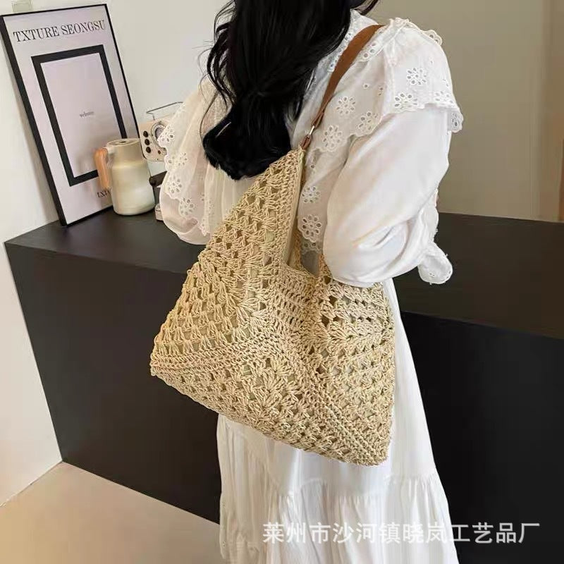 新しいスタイルの小さな新鮮な甘いスタイルの編み込みストローバッグファッショナブルなインスタイルトレンディなレディースバッグショルダーバッグペーパーロープバッグ