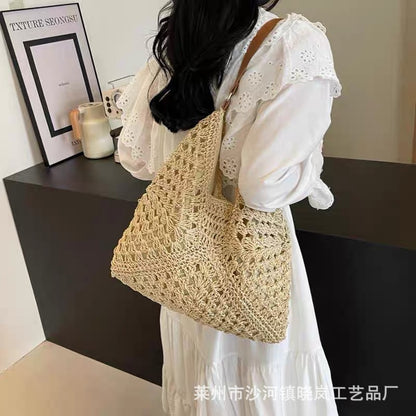 新しいスタイルの小さな新鮮な甘いスタイルの編み込みストローバッグファッショナブルなインスタイルトレンディなレディースバッグショルダーバッグペーパーロープバッグ