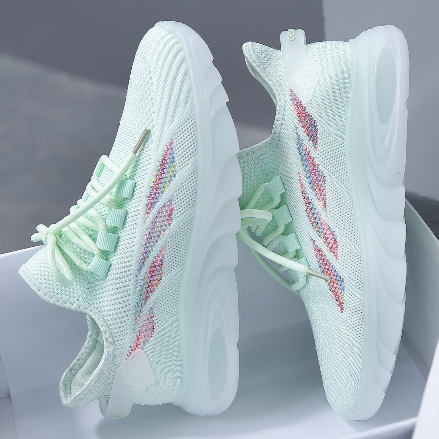 通気性メッシュスニーカー レディース 夏 新作 韓国風 カジュアルランニングシューズ 小さめホワイト 快適