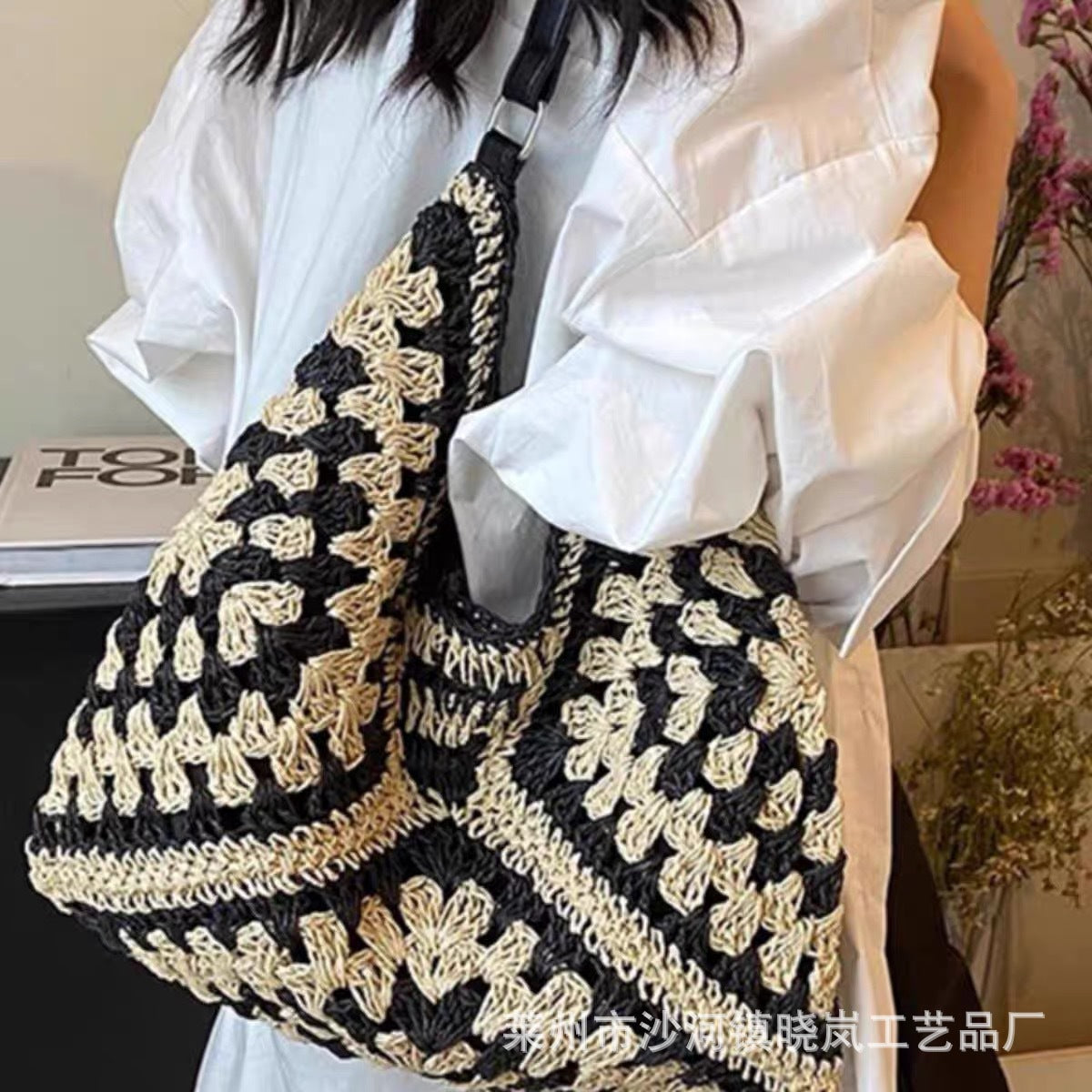 新しいスタイルの小さな新鮮な甘いスタイルの編み込みストローバッグファッショナブルなインスタイルトレンディなレディースバッグショルダーバッグペーパーロープバッグ