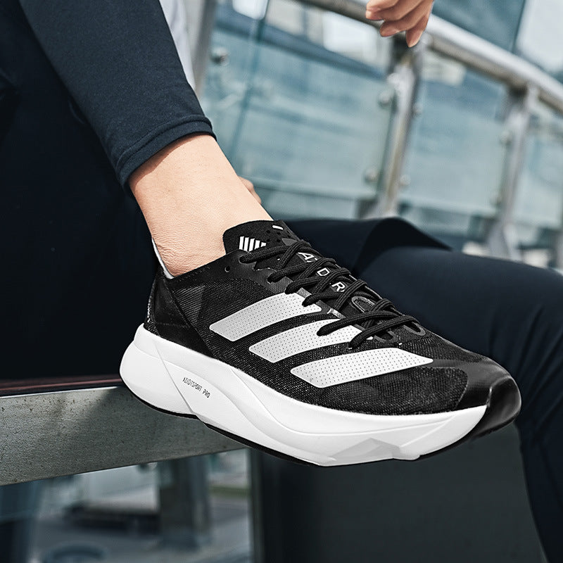 クロスボーダー新着の通気性メッシュカジュアルシューズ メンズファッション 軽量で快適なランニングスニーカー 学生向け