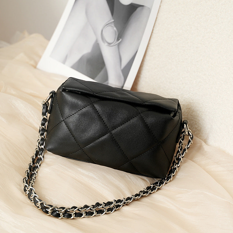 トレンディなレディースバッグ、新しいバッグ、レディースファッション、ワンショルダーの小さなバッグ、オールマッチのリンジチェーンバッグ、レディースメッセンジャーバッグ